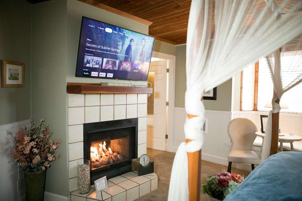 J Patrick Inn Камбрія Номер фото